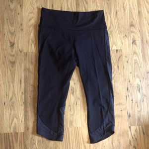 Lululemon mesh capris